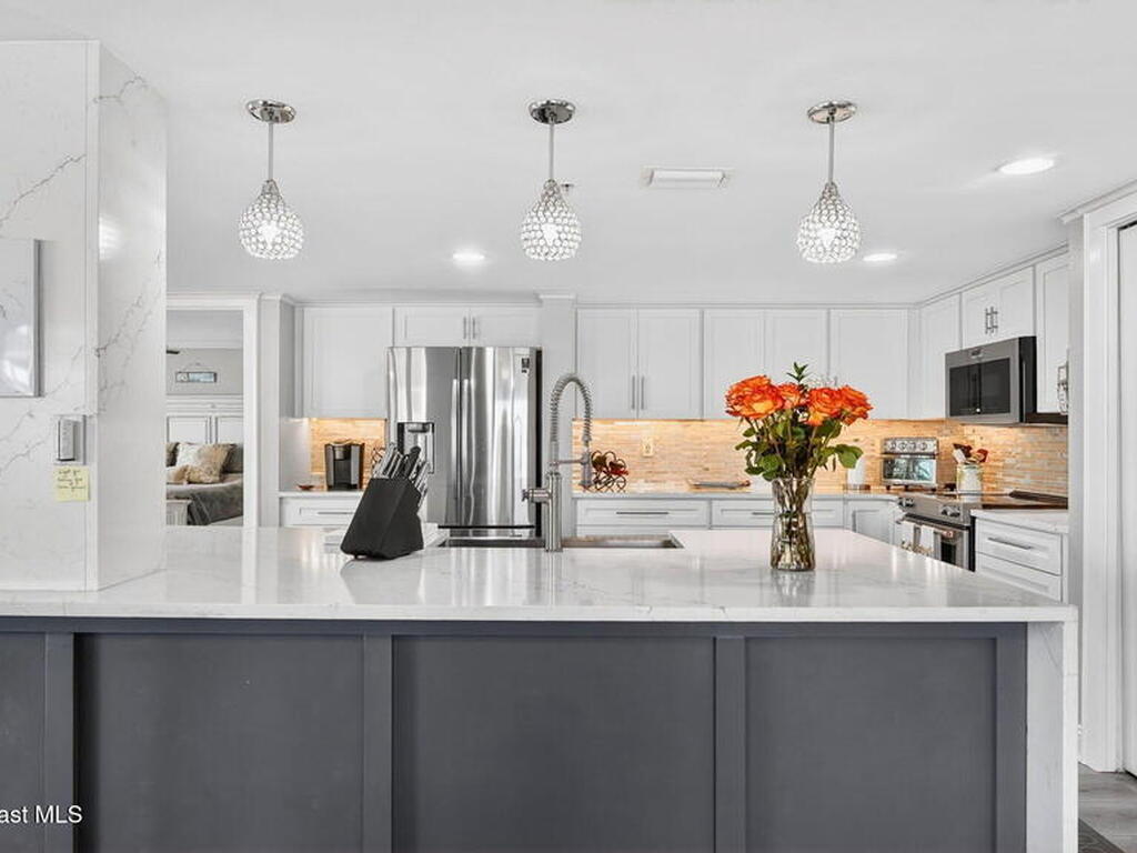 8472 Ridgewood Avenue, Cape Canaveral, FL 32920