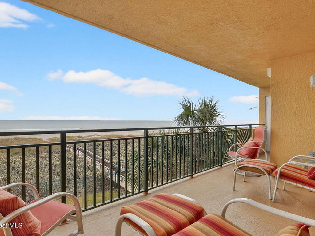 8472 Ridgewood Avenue, Cape Canaveral, FL 32920