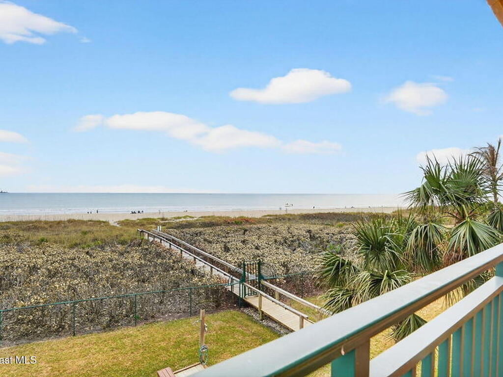 8472 Ridgewood Avenue, Cape Canaveral, FL 32920