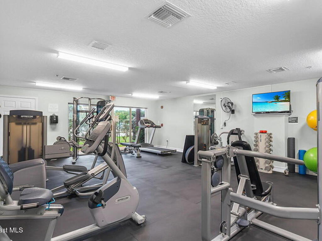 8472 Ridgewood Avenue, Cape Canaveral, FL 32920