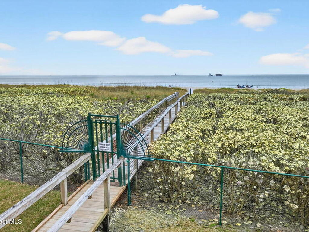 8472 Ridgewood Avenue, Cape Canaveral, FL 32920