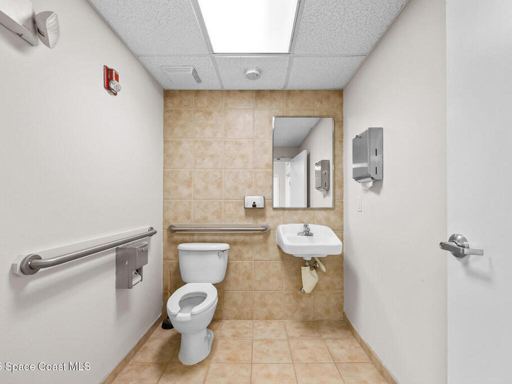 3790 Dixie Highway, Palm Bay, FL 32905