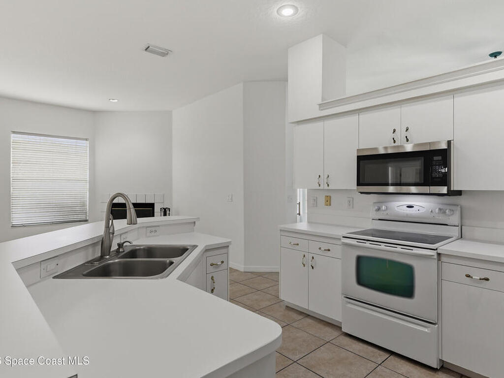 652 Sheridan Woods Drive, Melbourne, FL 32904