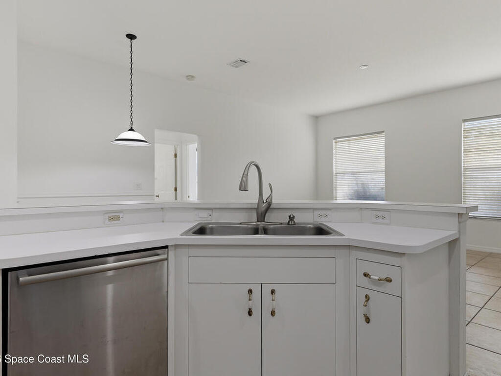 652 Sheridan Woods Drive, Melbourne, FL 32904