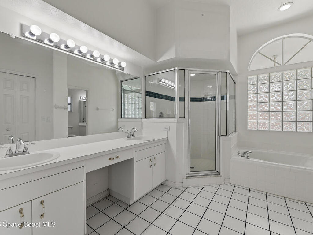 652 Sheridan Woods Drive, Melbourne, FL 32904