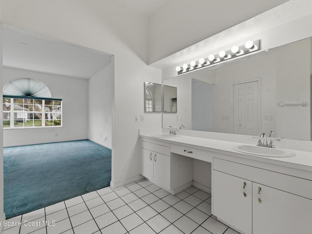 652 Sheridan Woods Drive, Melbourne, FL 32904