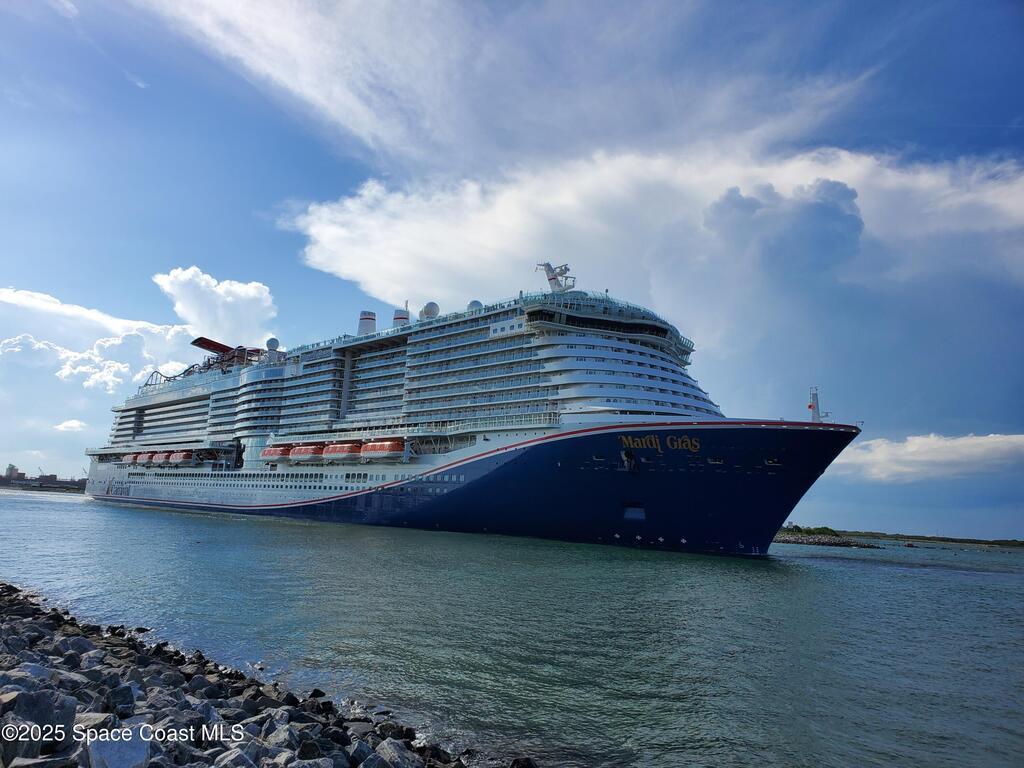 586 N Wickham Road, Melbourne, FL 32935