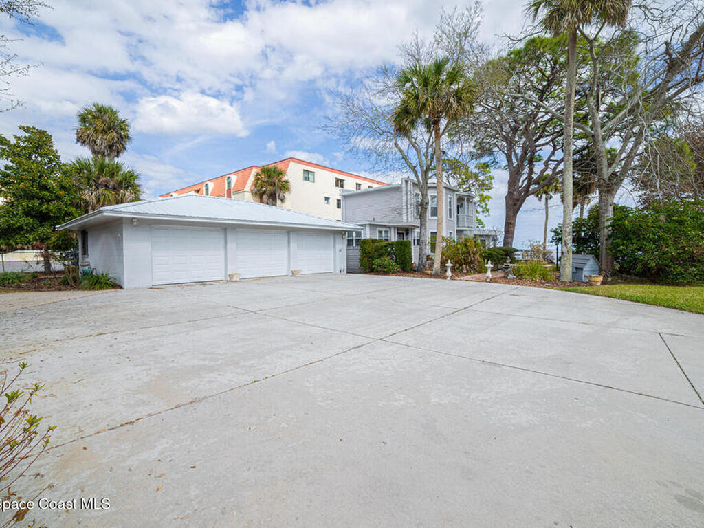 527 Indian River Avenue, Titusville, FL 32796