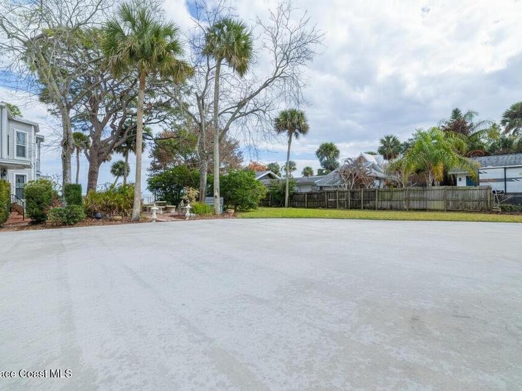 527 Indian River Avenue, Titusville, FL 32796