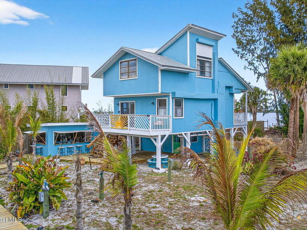 51 Vip Island, Grant, FL 32949