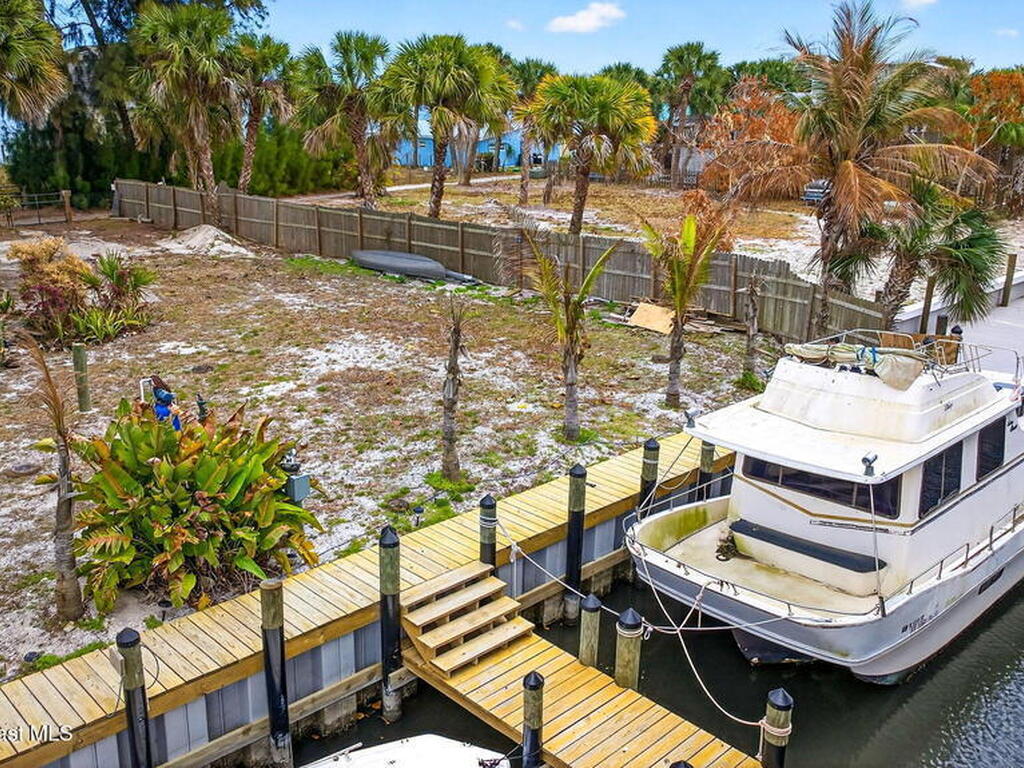 51 Vip Island, Grant, FL 32949