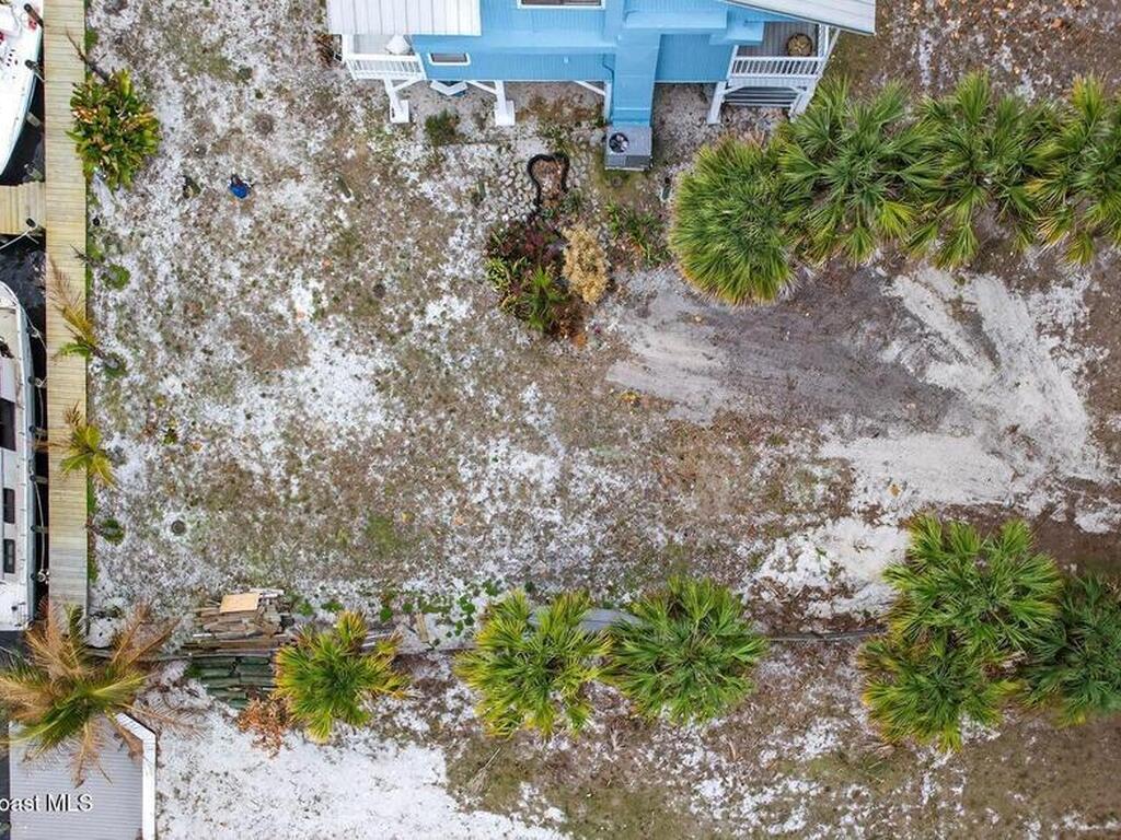 51 Vip Island, Grant, FL 32949