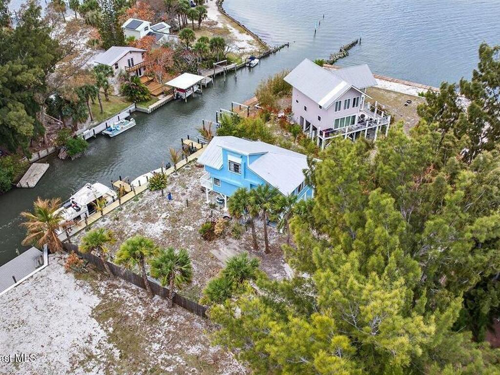 51 Vip Island, Grant, FL 32949