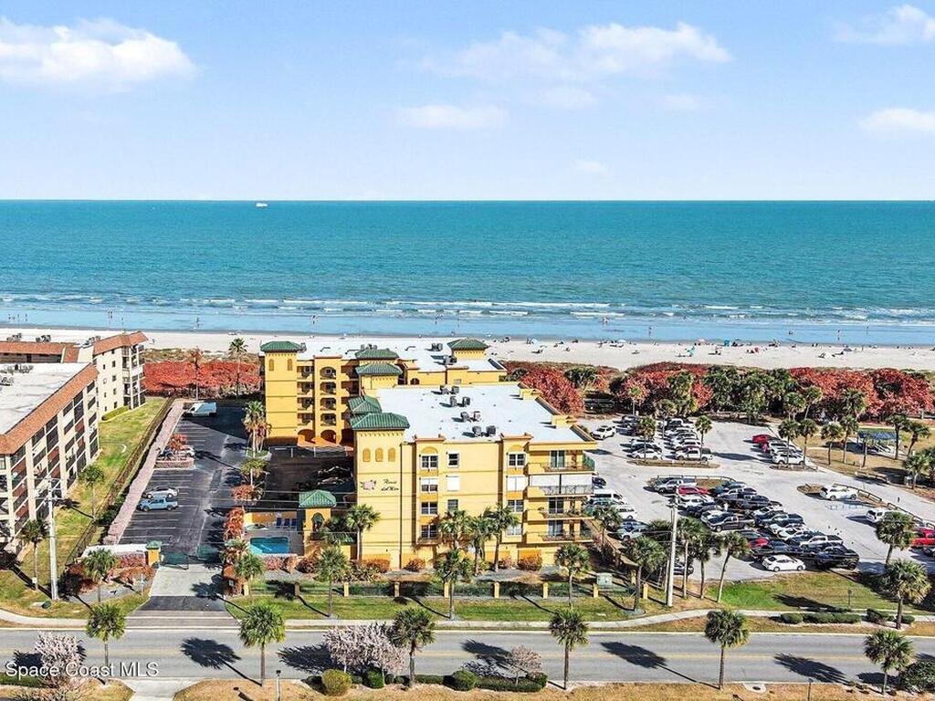 8470 Ridgewood Avenue, Cape Canaveral, FL 32920