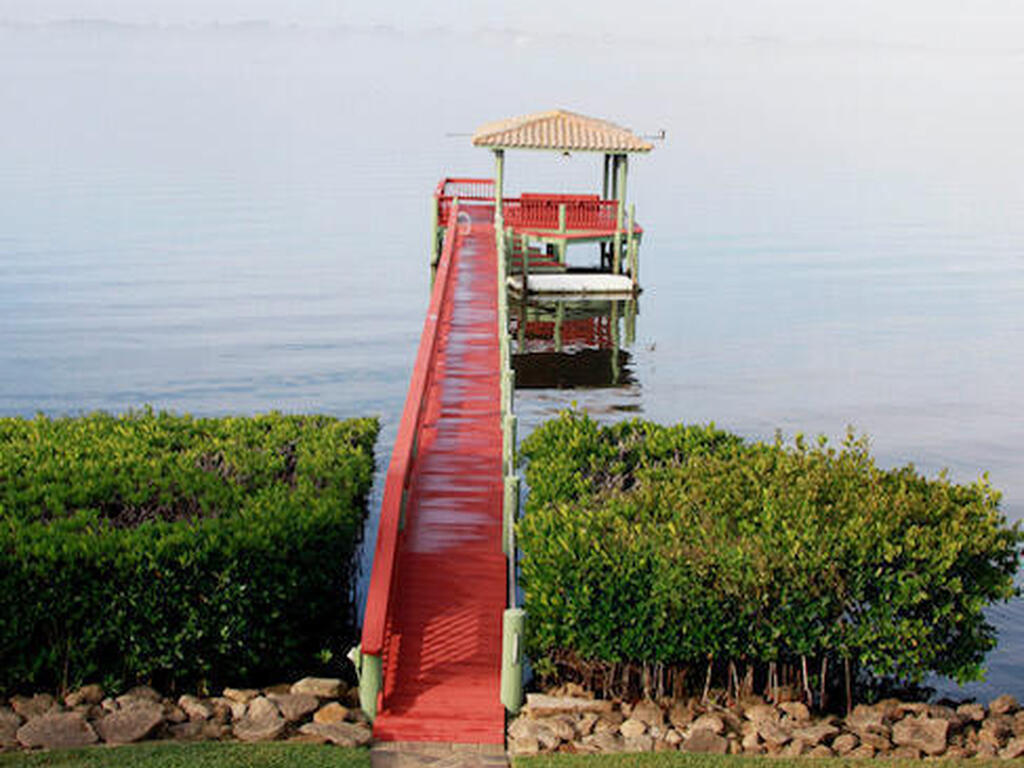 650 Loggerhead Island Drive, Satellite Beach, FL 32937