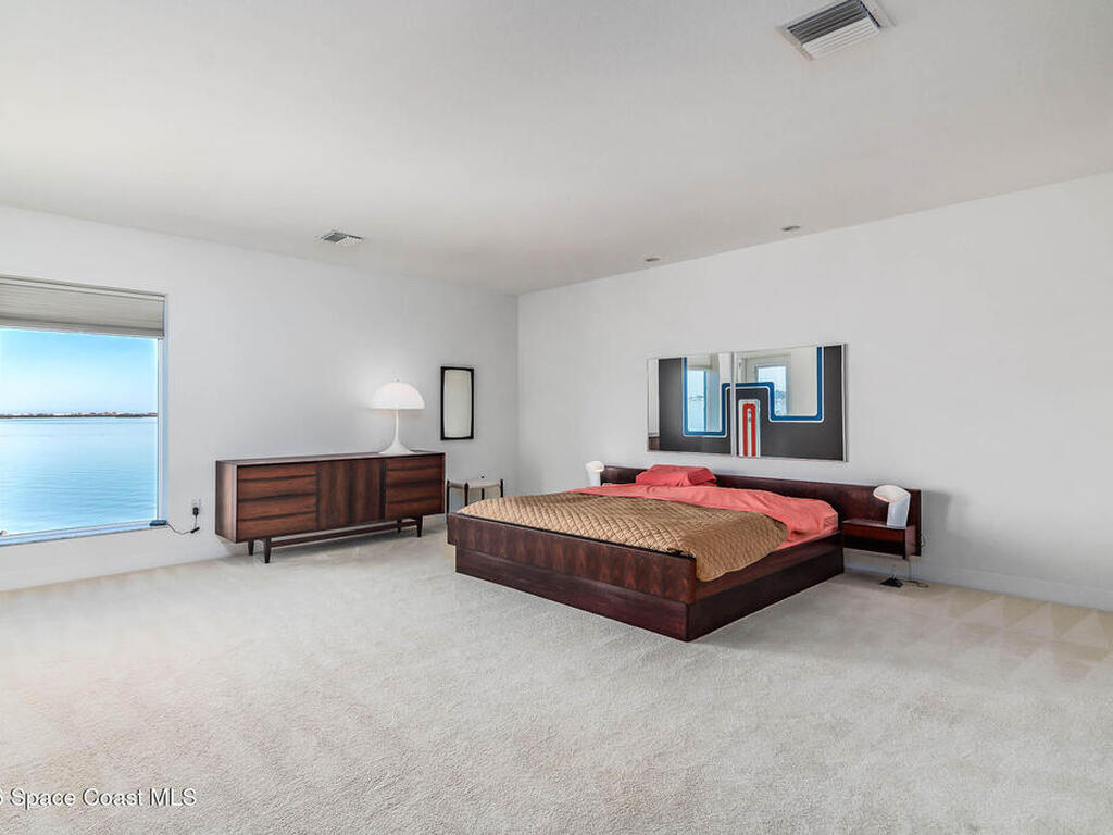 1870 Harbor Point Drive, Merritt Island, FL 32952