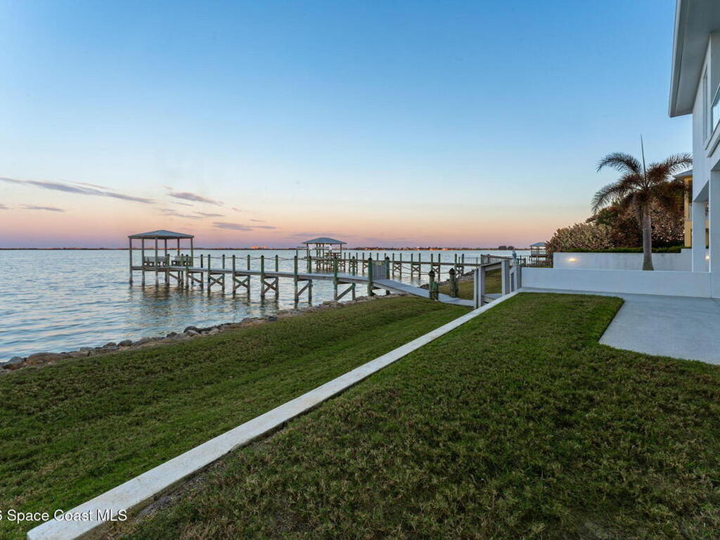 1870 Harbor Point Drive, Merritt Island, FL 32952