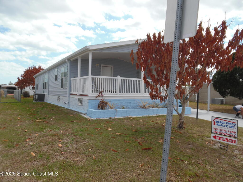 839 Wren Circle, Barefoot Bay, FL 32976