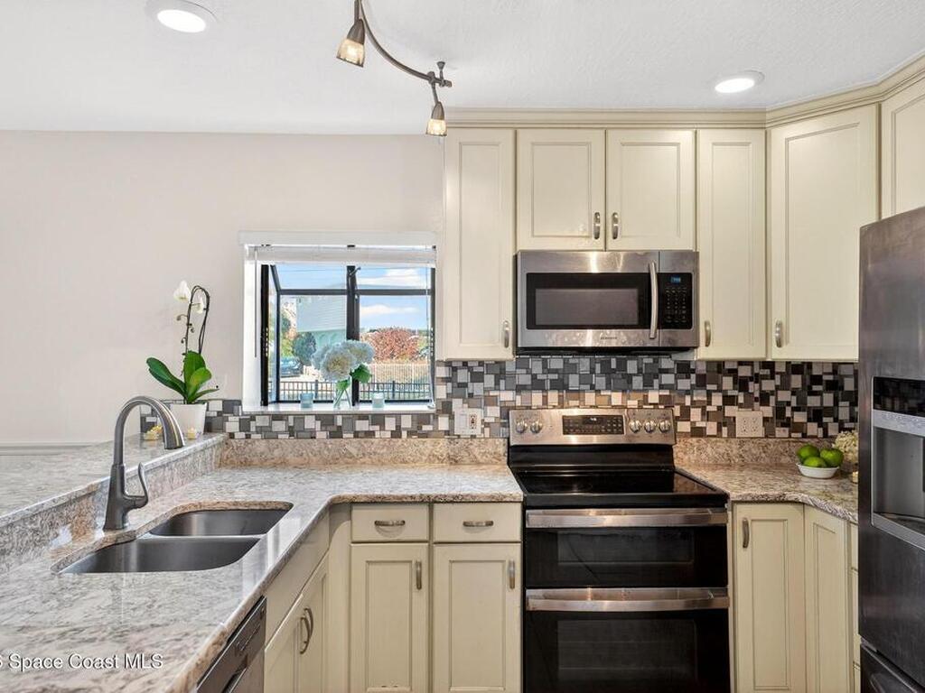 526 Jefferson Avenue, Cape Canaveral, FL 32920