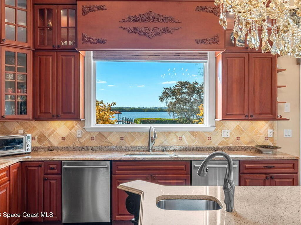 4760 Honeyridge Lane, Merritt Island, FL 32952