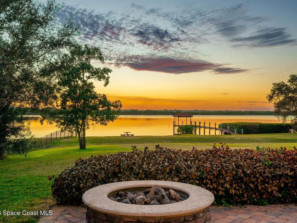 4760 Honeyridge Lane, Merritt Island, FL 32952