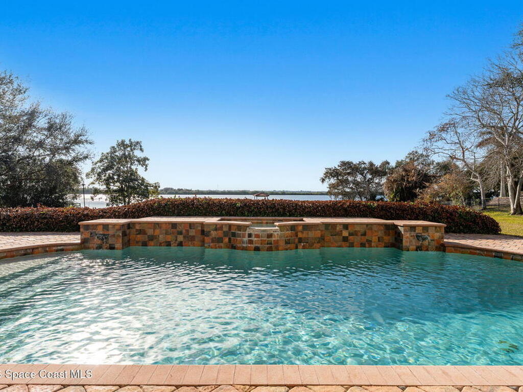 4760 Honeyridge Lane, Merritt Island, FL 32952