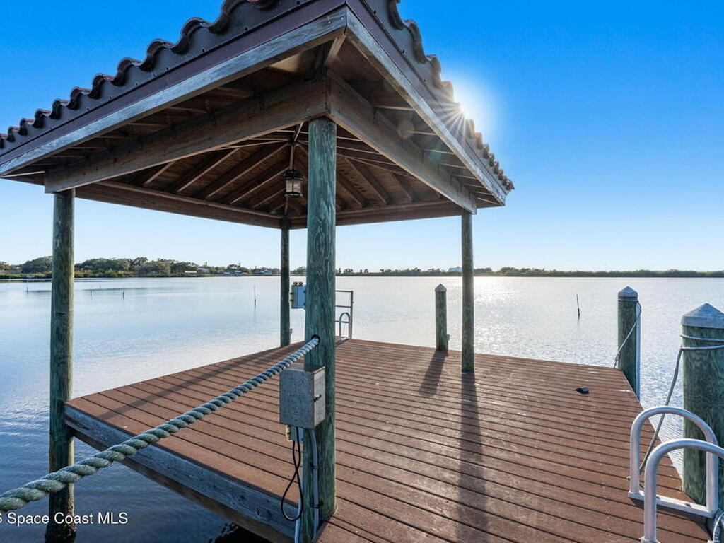 4760 Honeyridge Lane, Merritt Island, FL 32952