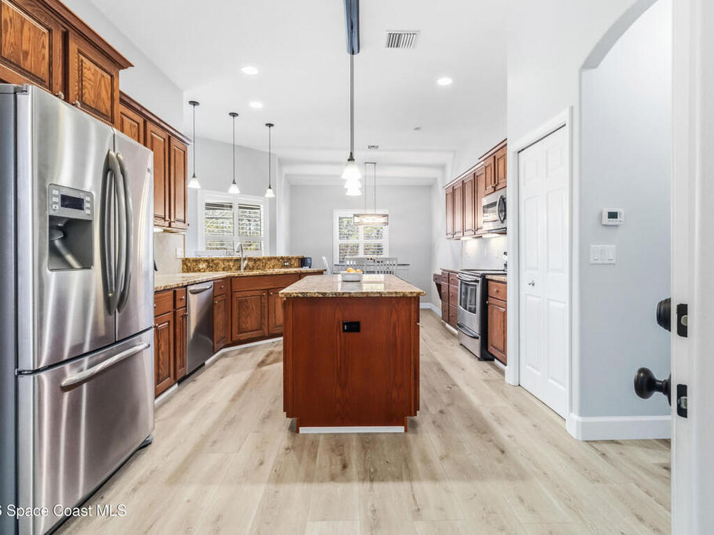 6920 Hacienda Drive, Grant, FL 32949