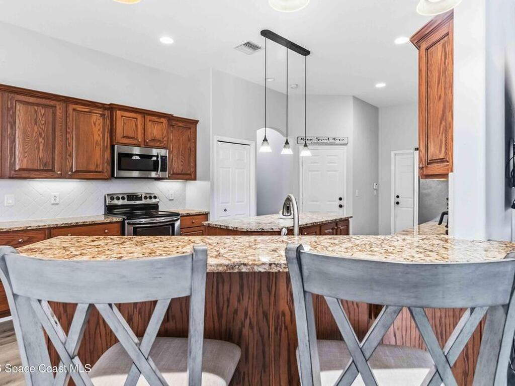 6920 Hacienda Drive, Grant, FL 32949