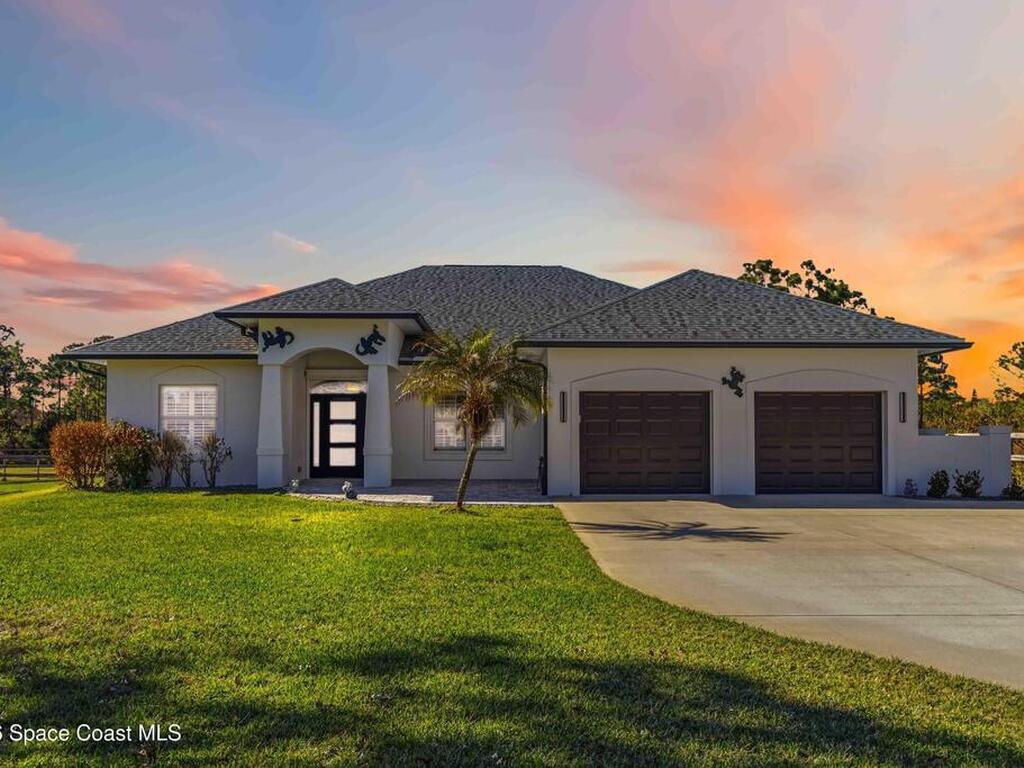 6920 Hacienda Drive, Grant, FL 32949