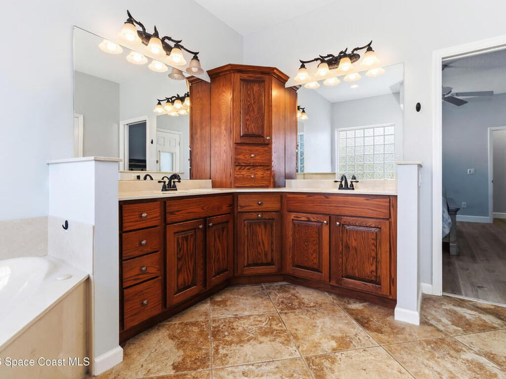 6920 Hacienda Drive, Grant, FL 32949