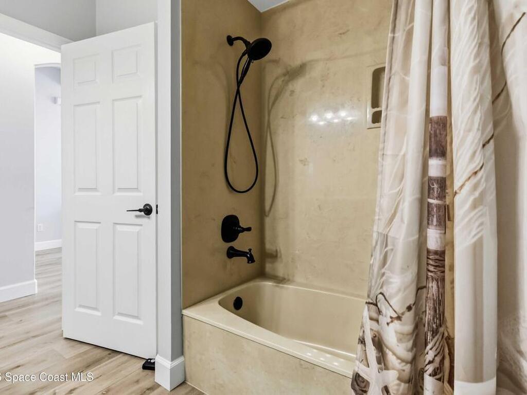 6920 Hacienda Drive, Grant, FL 32949