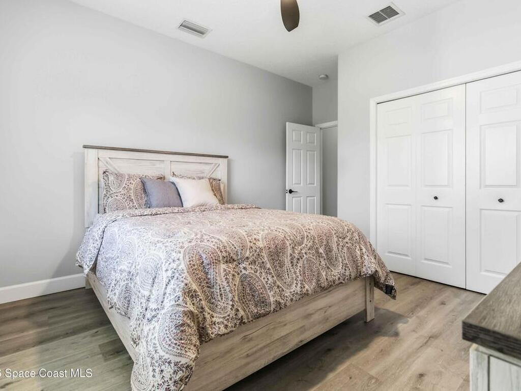 6920 Hacienda Drive, Grant, FL 32949