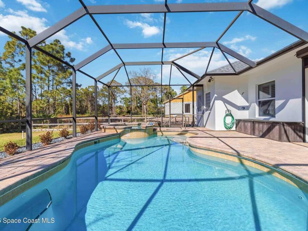 6920 Hacienda Drive, Grant, FL 32949