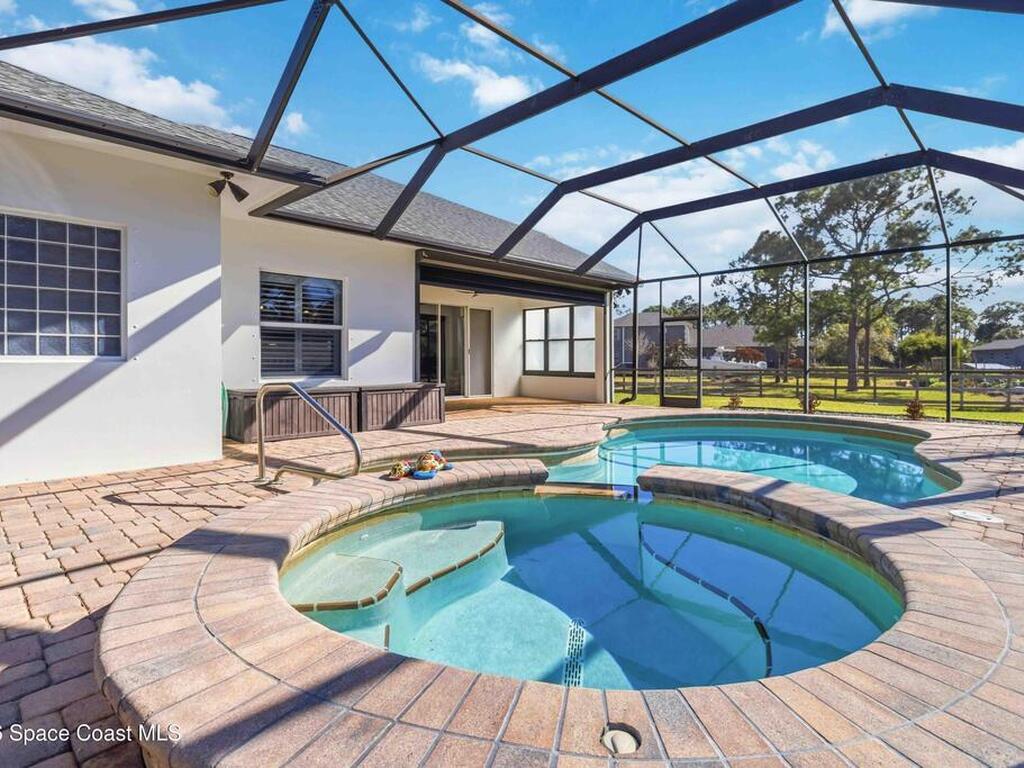 6920 Hacienda Drive, Grant, FL 32949