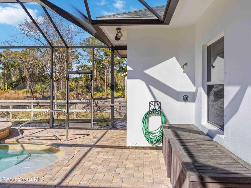 6920 Hacienda Drive, Grant, FL 32949