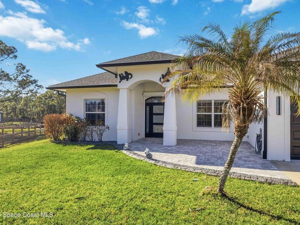 6920 Hacienda Drive, Grant, FL 32949