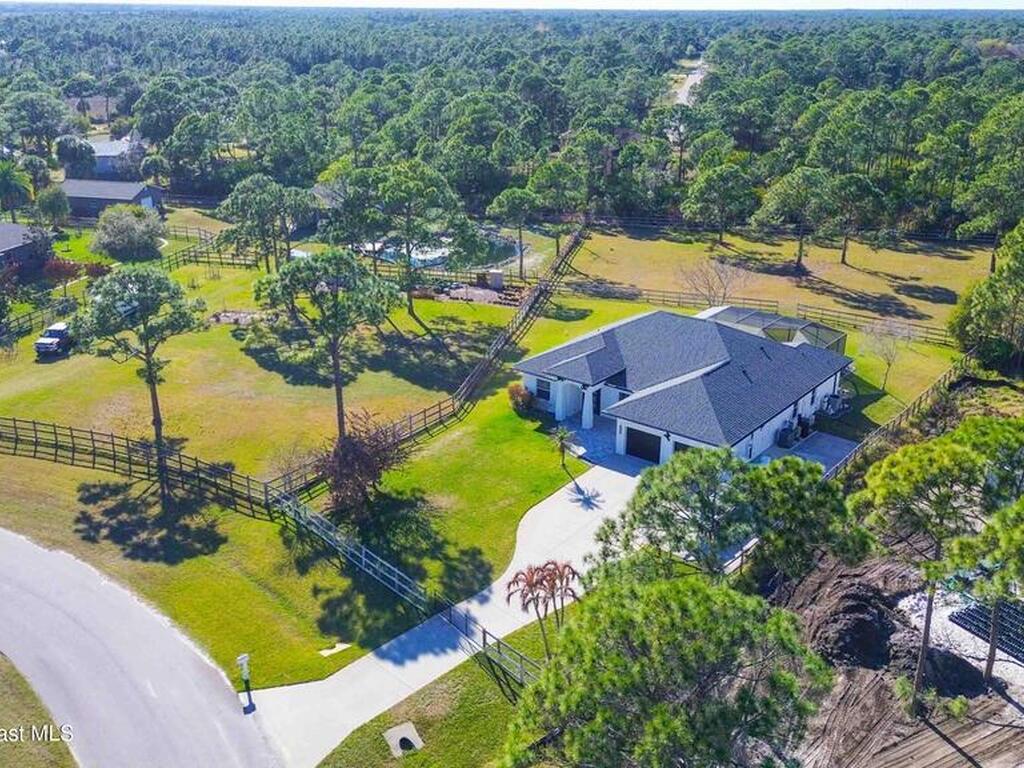 6920 Hacienda Drive, Grant, FL 32949