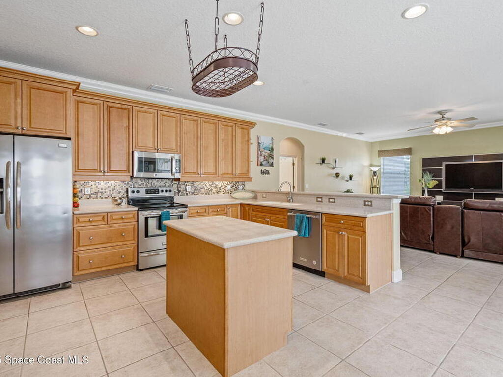 1835 Harbor Point Drive, Merritt Island, FL 32952