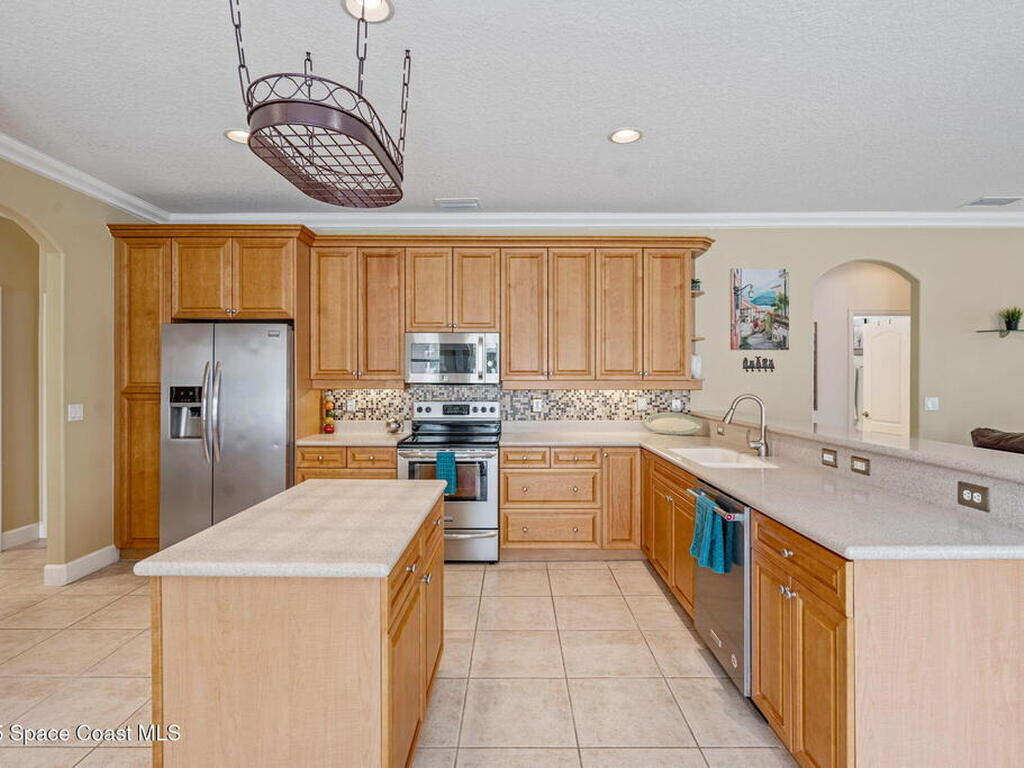 1835 Harbor Point Drive, Merritt Island, FL 32952