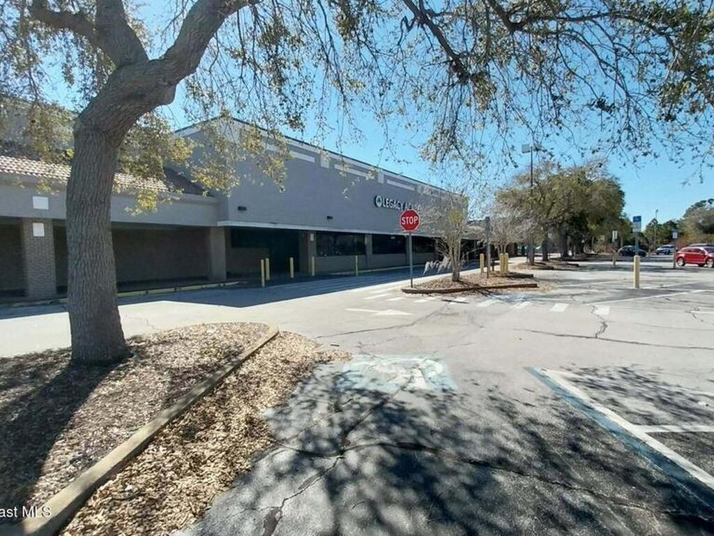 1909 Knox Mcrae Dr Drive, Titusville, FL 32780