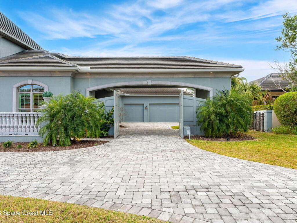 135 Lansing Island Drive, Indian Harbour Beach, FL 32937