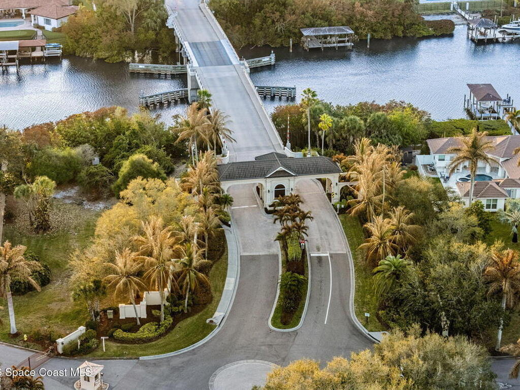 135 Lansing Island Drive, Indian Harbour Beach, FL 32937