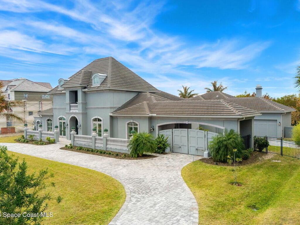 135 Lansing Island Drive, Indian Harbour Beach, FL 32937