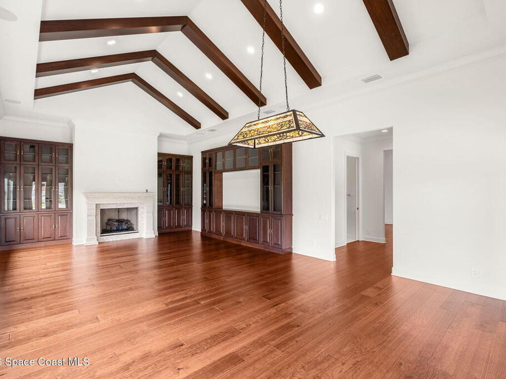 135 Lansing Island Drive, Indian Harbour Beach, FL 32937