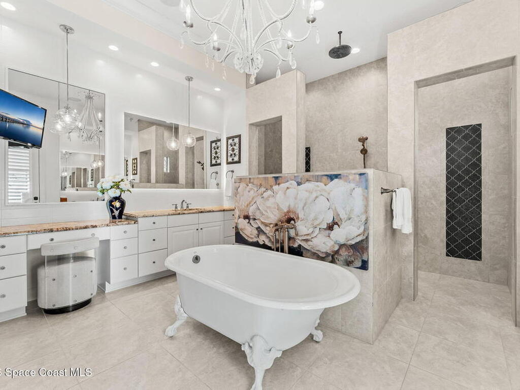 135 Lansing Island Drive, Indian Harbour Beach, FL 32937