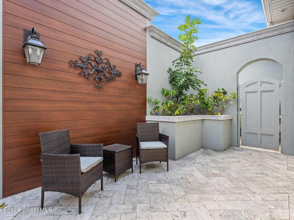 135 Lansing Island Drive, Indian Harbour Beach, FL 32937