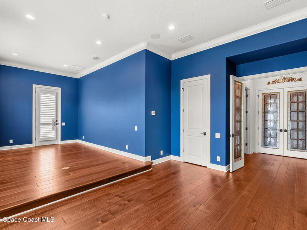 135 Lansing Island Drive, Indian Harbour Beach, FL 32937