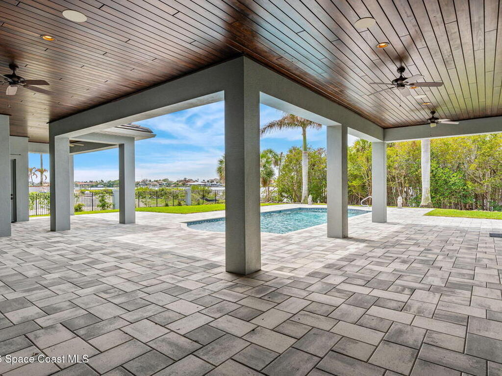 135 Lansing Island Drive, Indian Harbour Beach, FL 32937