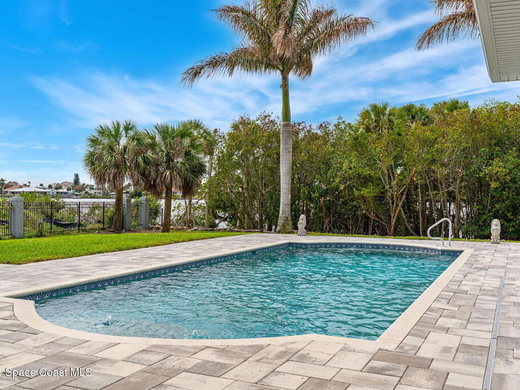 135 Lansing Island Drive, Indian Harbour Beach, FL 32937